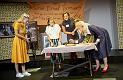 View Vijf Lesbiennes Eten Een Quiche - De Dijlezonen (Leuven, Wagehuys, 17_10_2019) 035 - Christophe Ketels